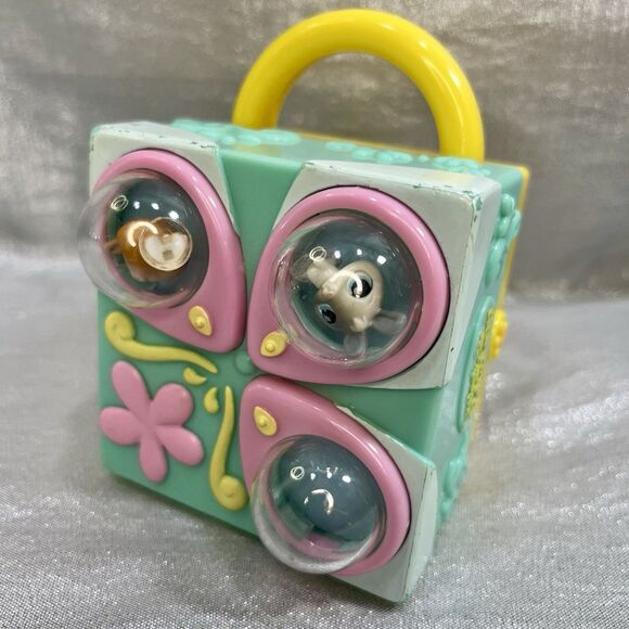 LITTLEST PET SHOP Vintage 2006 Teeniest Tiniest Playset two bunnies & larger cat - Picture 13 of 14